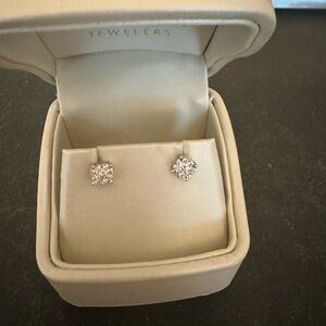 Diamond earring set and white gold